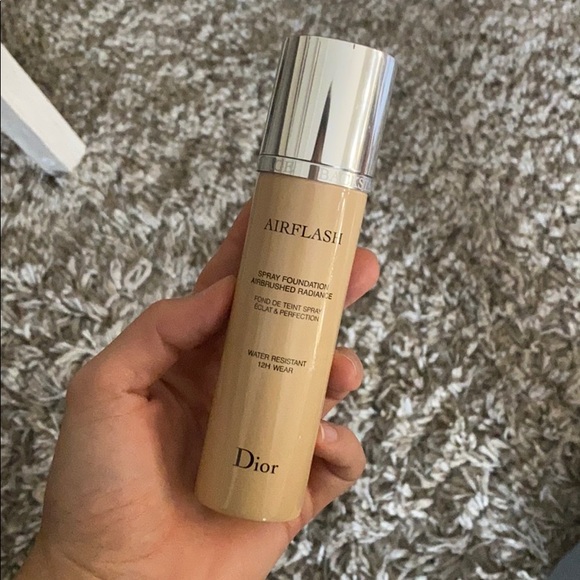 Dior Other - Dior Airflash spray foundation backstage 201